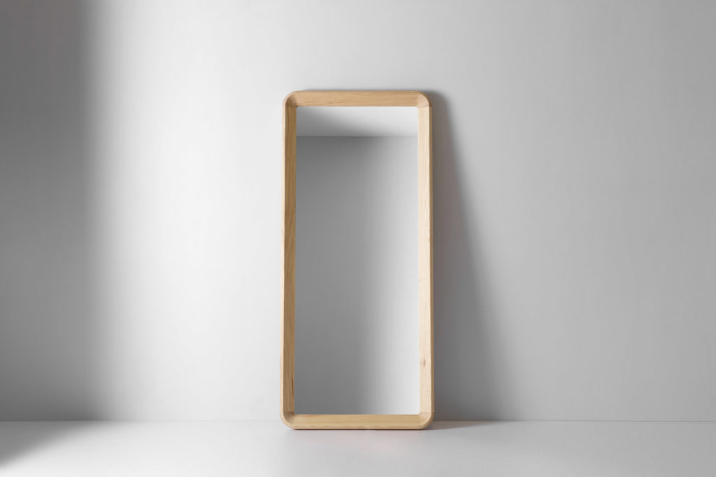 Simple Mirror