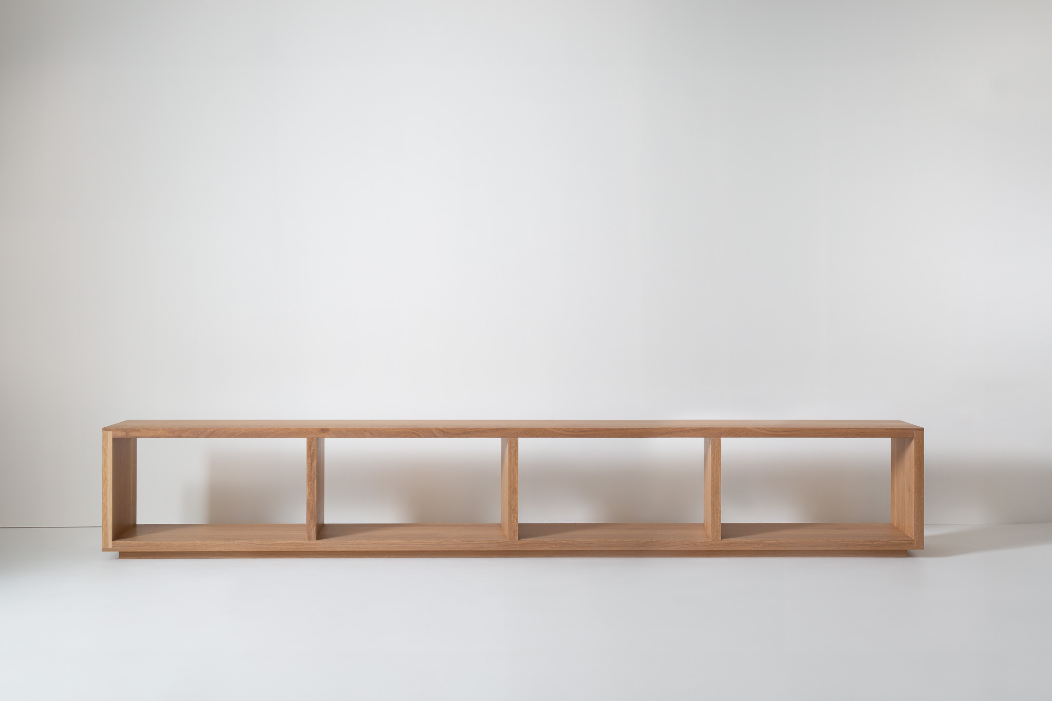 Close-up of wooden bench corner